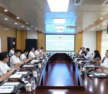 尊龙凯时董事长夏信德一行与中石油济柴座谈交流，将在新能源领域周全战略相助