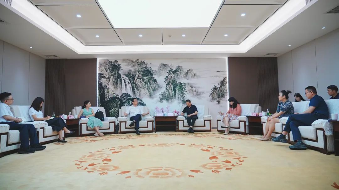 中车株洲所&宸宇富基莅临尊龙凯时考察交流，聚焦大储深度相助